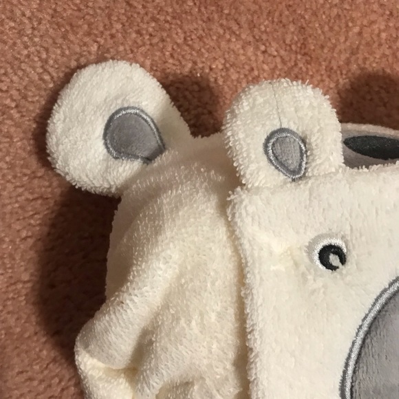 Kids hooded towel and mitt (no offer unless you bundle) please - Picture 2 of 7